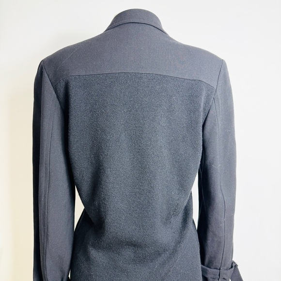 Dries Van Noten 100% wool tailored black blazer with longer contrast back panel - Picture 7 of 13